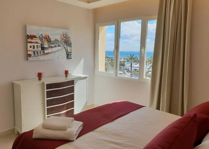 Fantastic Apartment In Front Of The Sea & Marina